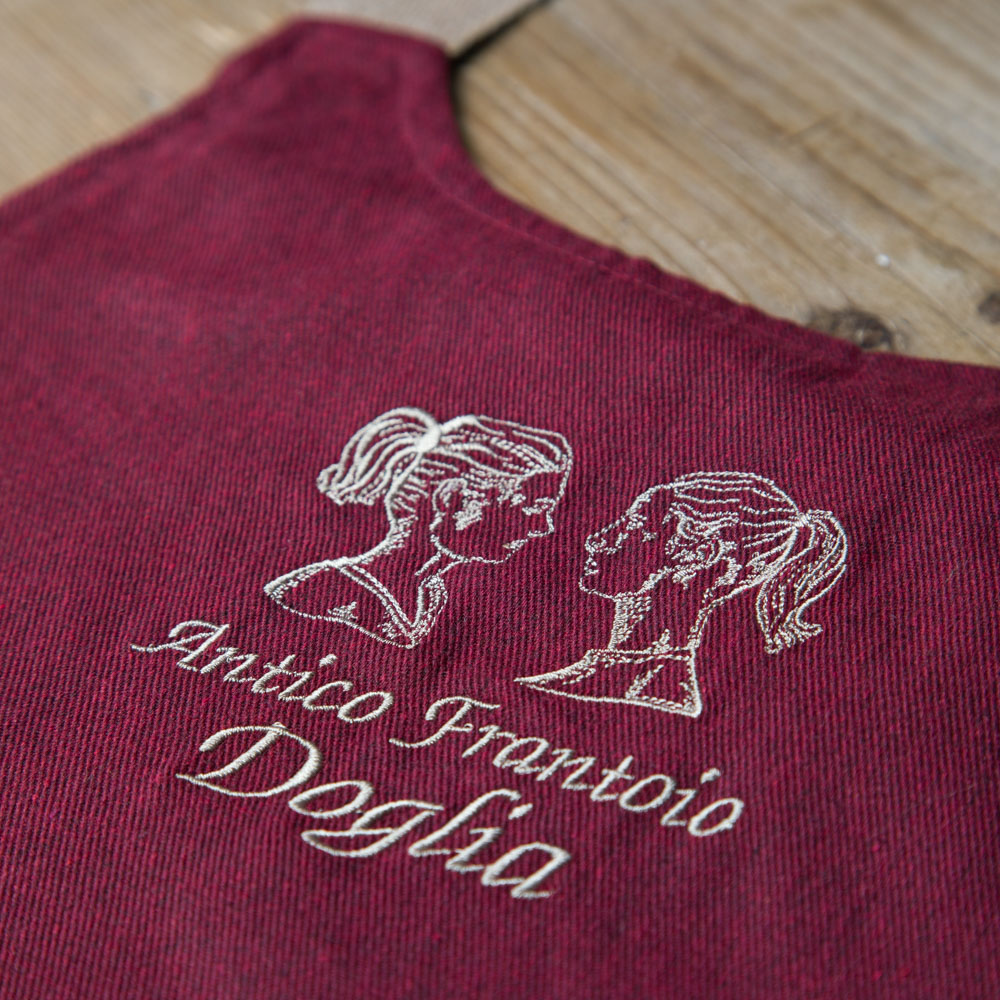 Grembiule da cucina con logo ricamato